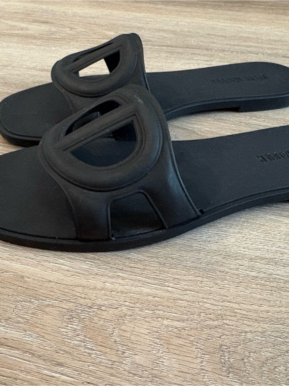 Steve Madden Black Sculpted Slide Sandals - Picture 3 of 5